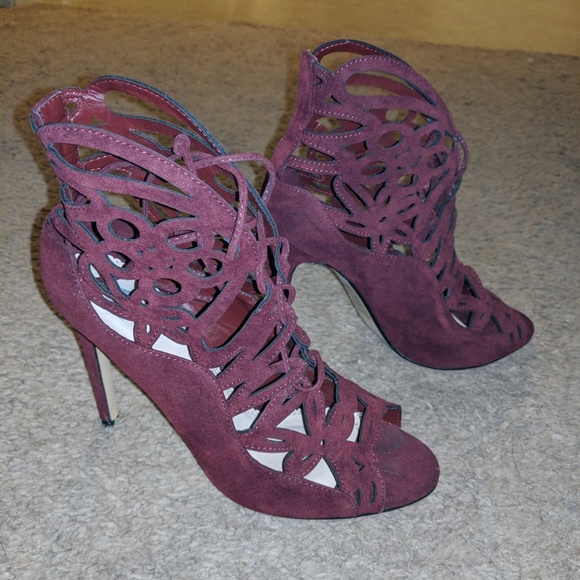 Heels - Picture 2 of 4